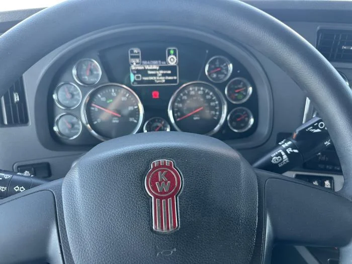 2020 Kenworth T680 - image 8