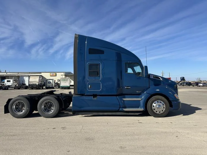 2020 Kenworth T680 - image 11