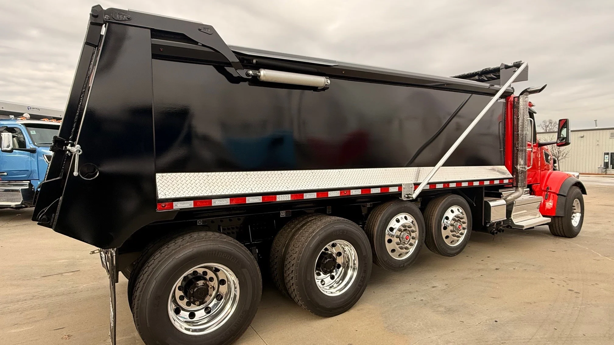 2026 Peterbilt 567 in Charlotte, NC — photo 5