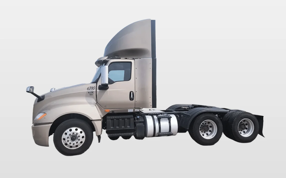 2019 International LT - image 1