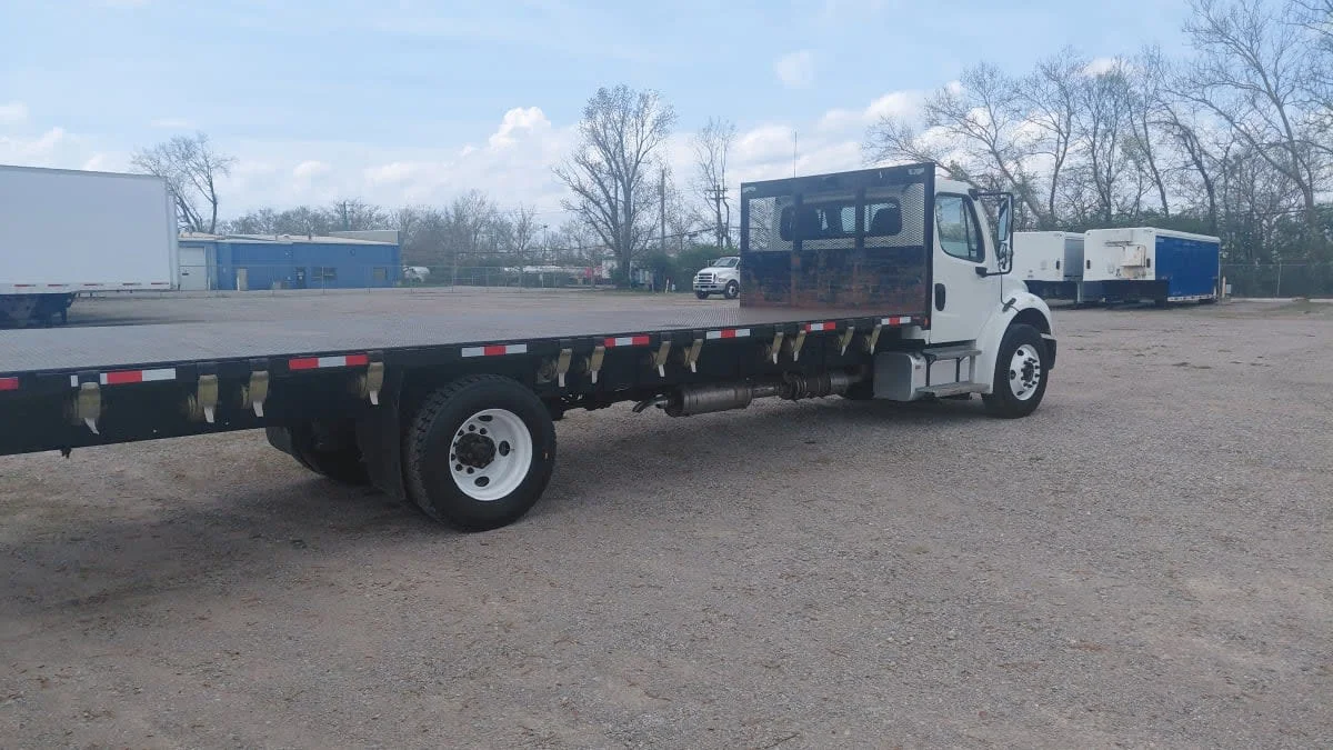 2014 Freightliner M2 106 in West Chester, OH — photo 4