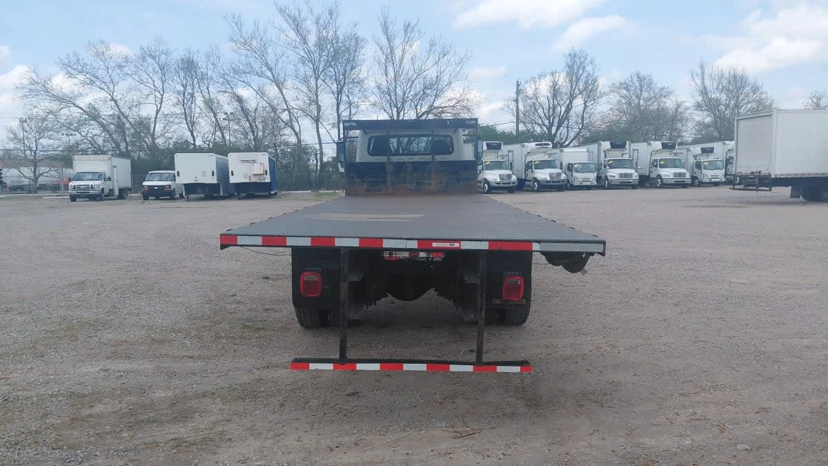 2014 Freightliner M2 106 in West Chester, OH — photo 5