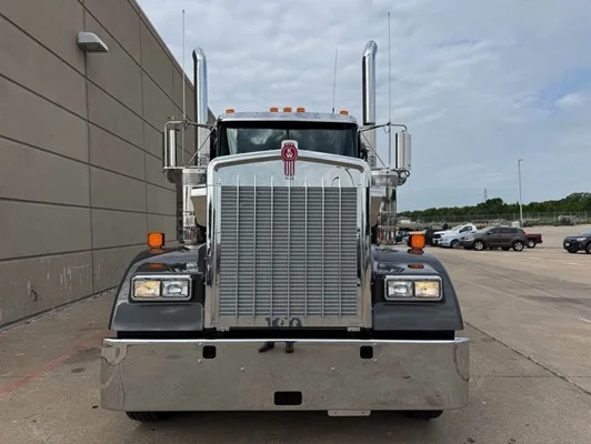 2027 Kenworth W900 in Dallas, TX — photo 10