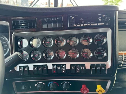 2027 Kenworth W900 in Dallas, TX — photo 12