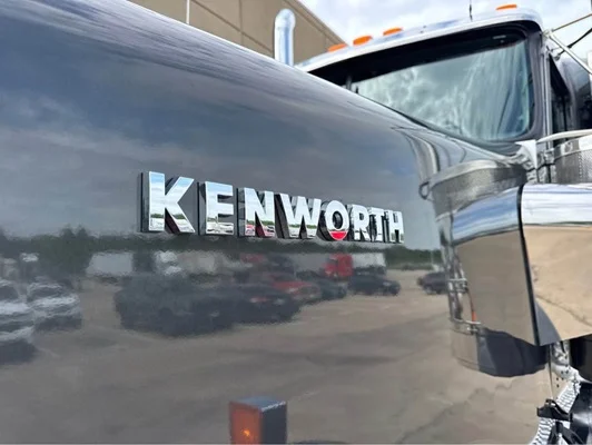 2027 Kenworth W900 in Dallas, TX — photo 16