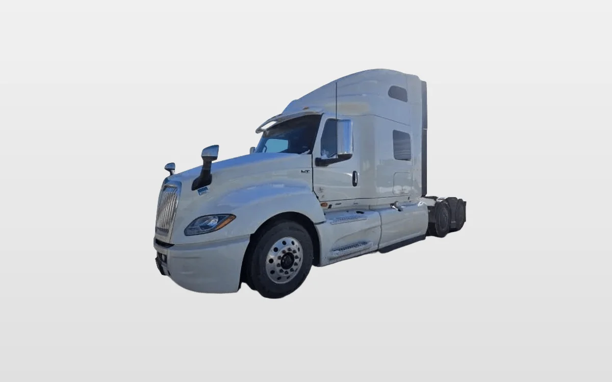 2022 International LT - image 1