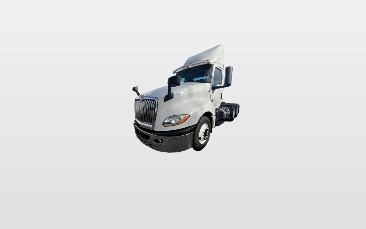 2019 International LT - image 1