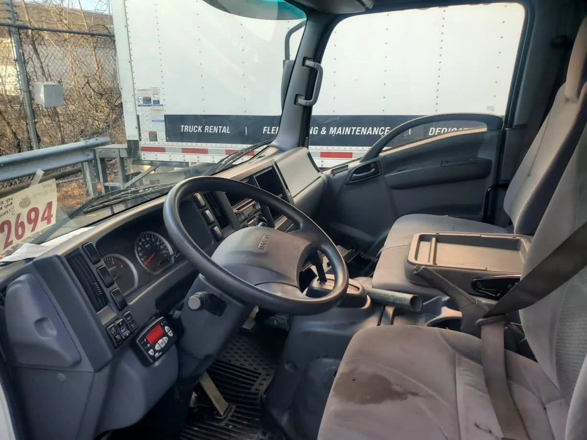 2018 Isuzu NRR - image 8