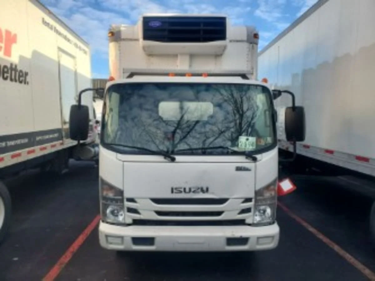 2018 Isuzu NRR in Bensalem, PA — photo 7