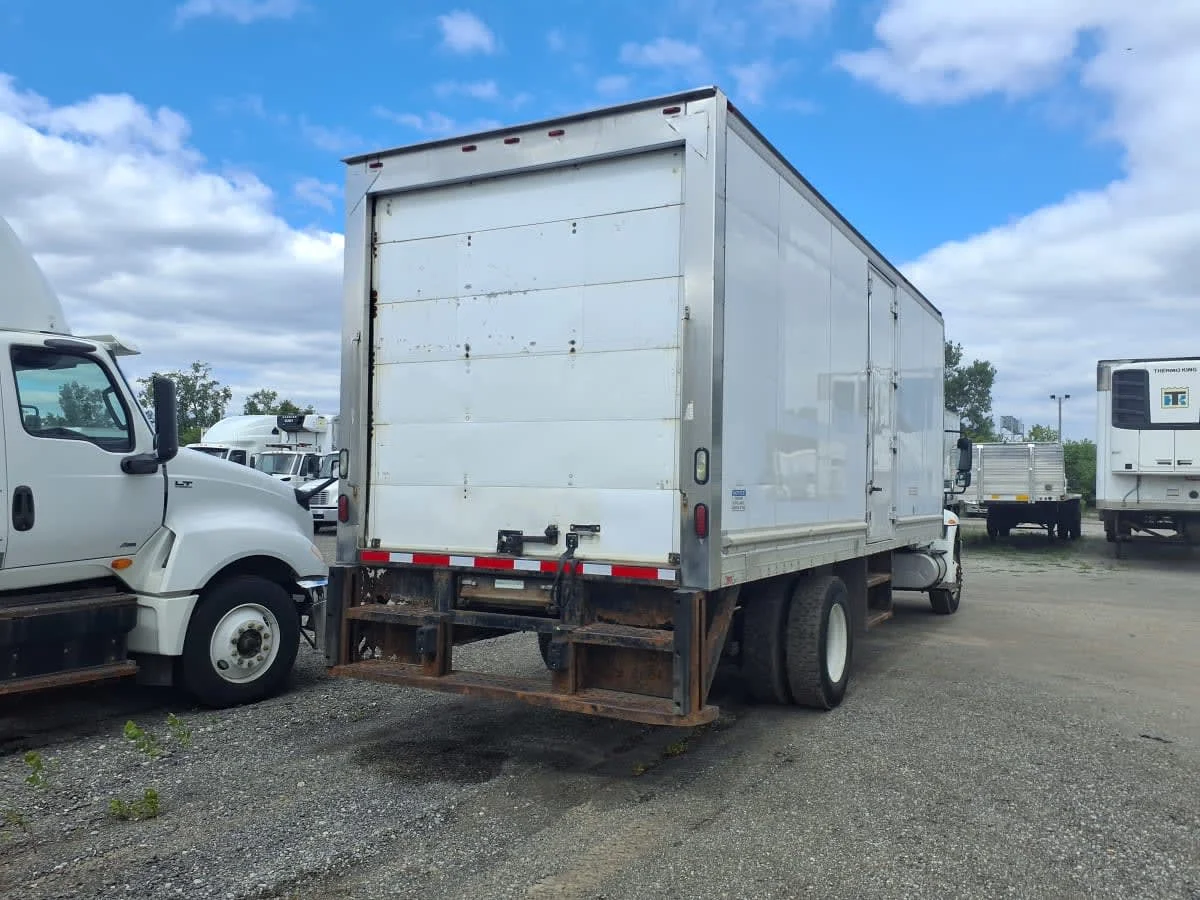 2018 International 4300 - image 6