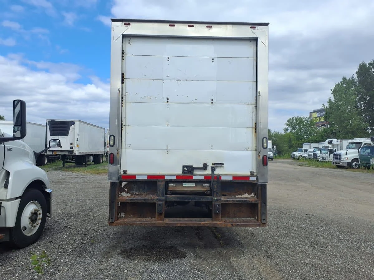 2018 International 4300 - image 5