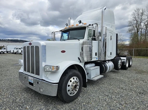 2020 PETERBILT 389