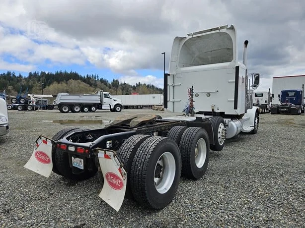 2020 Peterbilt 389 in MS — photo 5