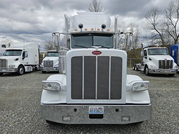 2020 Peterbilt 389 in MS — photo 8