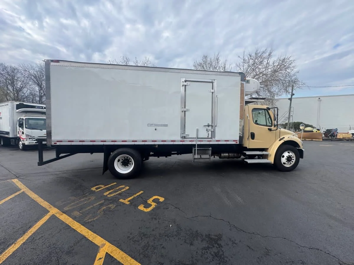 2020 Freightliner M2 106 - image 14