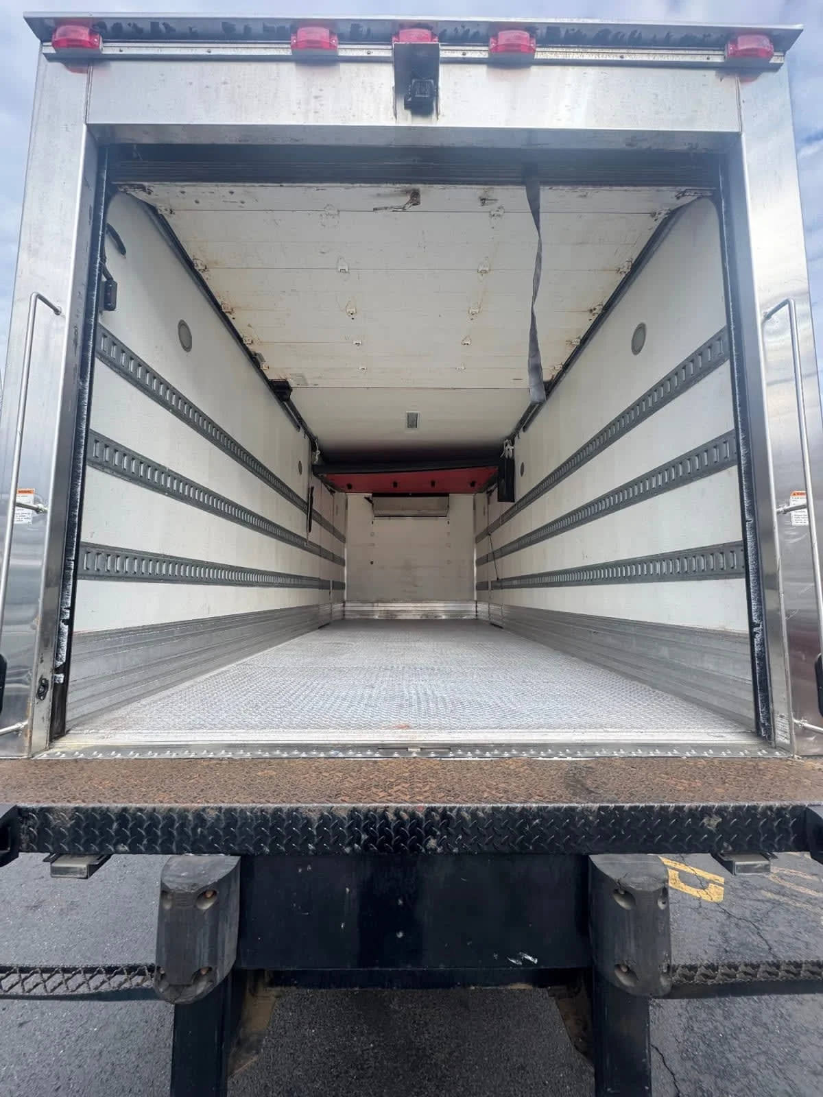 2020 Freightliner M2 106 - image 9