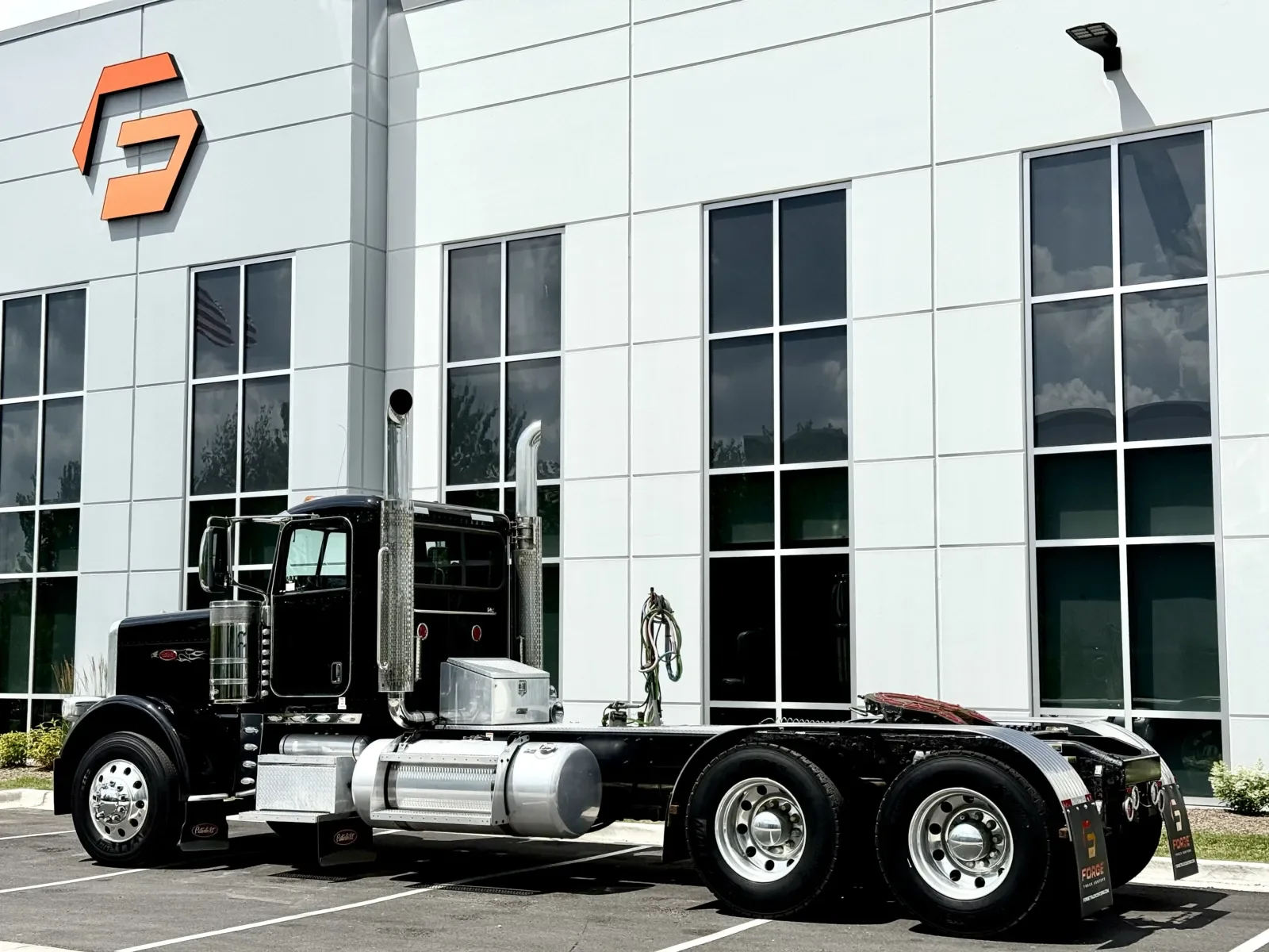 2021 Peterbilt 389 in New Lenox, IL — photo 6