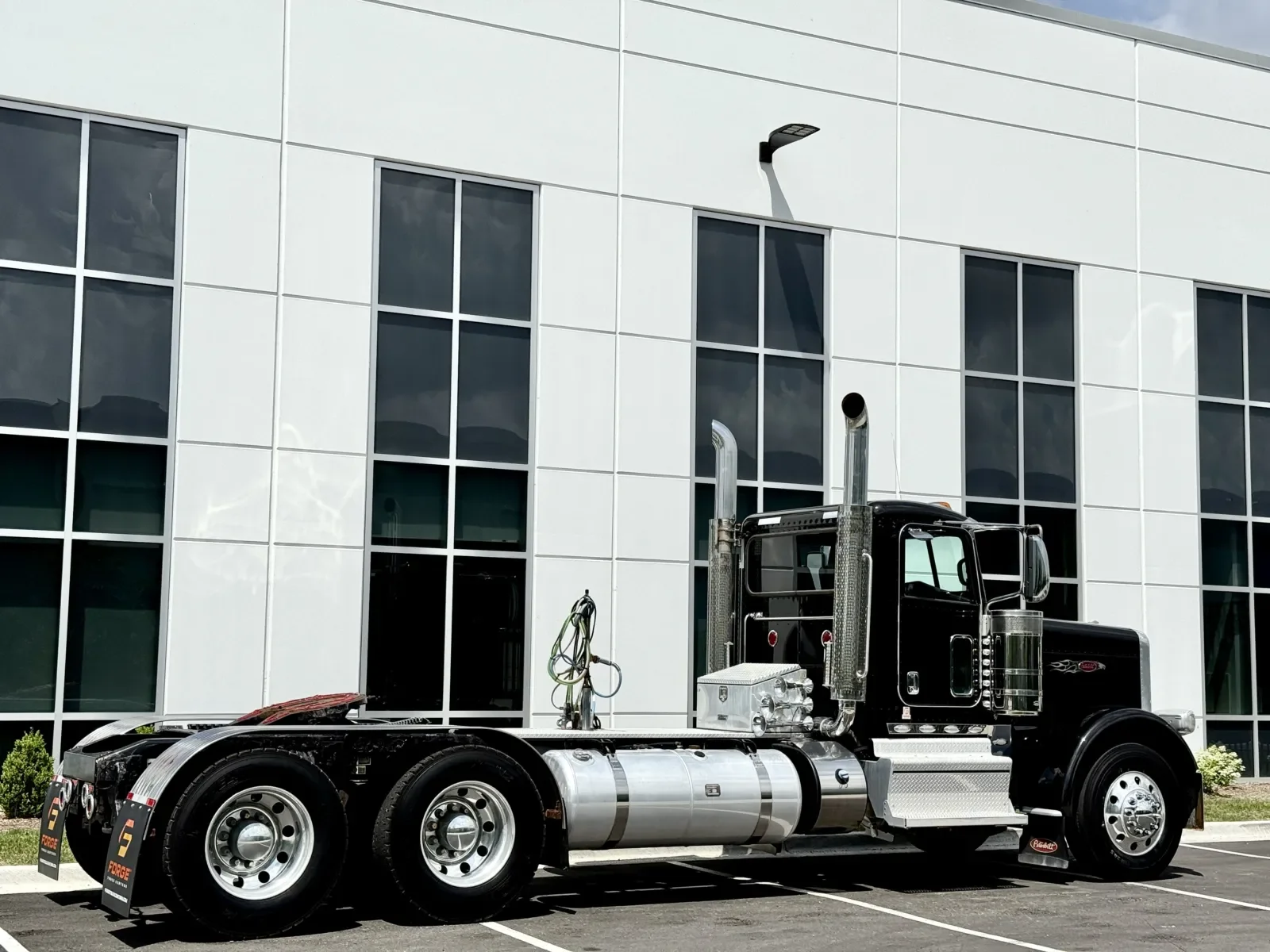 2021 Peterbilt 389 in New Lenox, IL — photo 5
