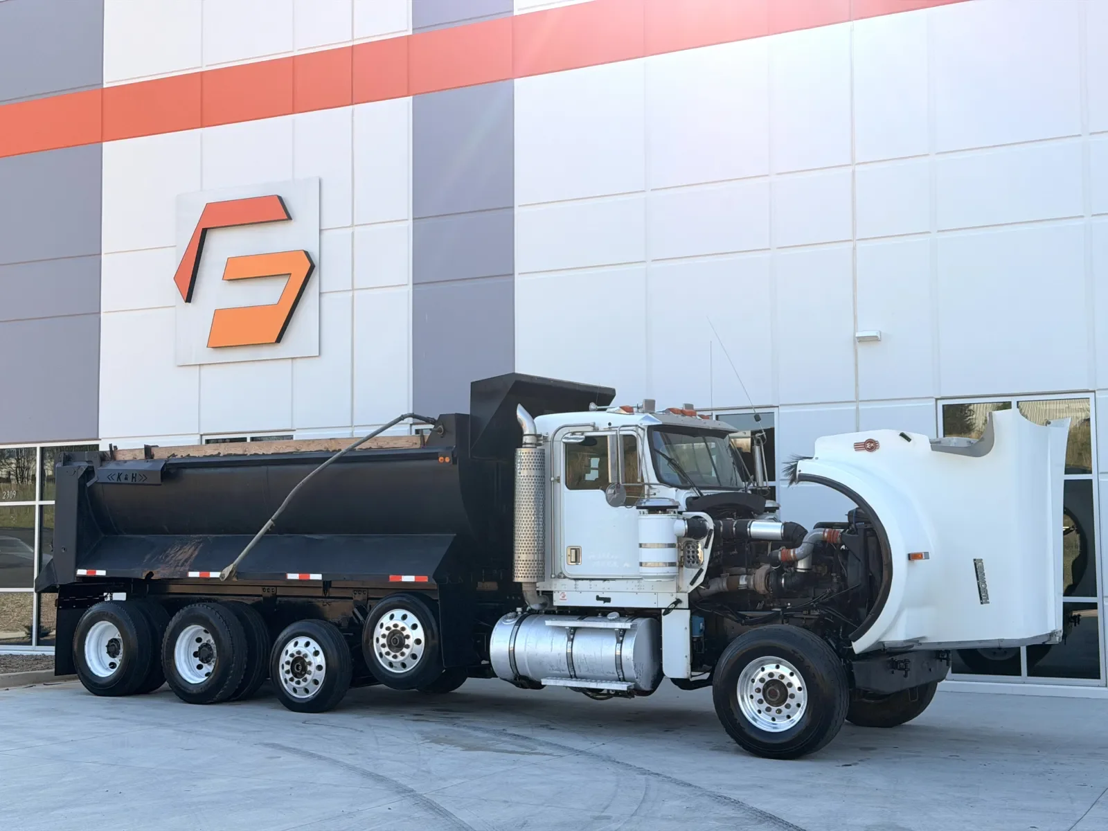 2001 Kenworth W900 - image 10