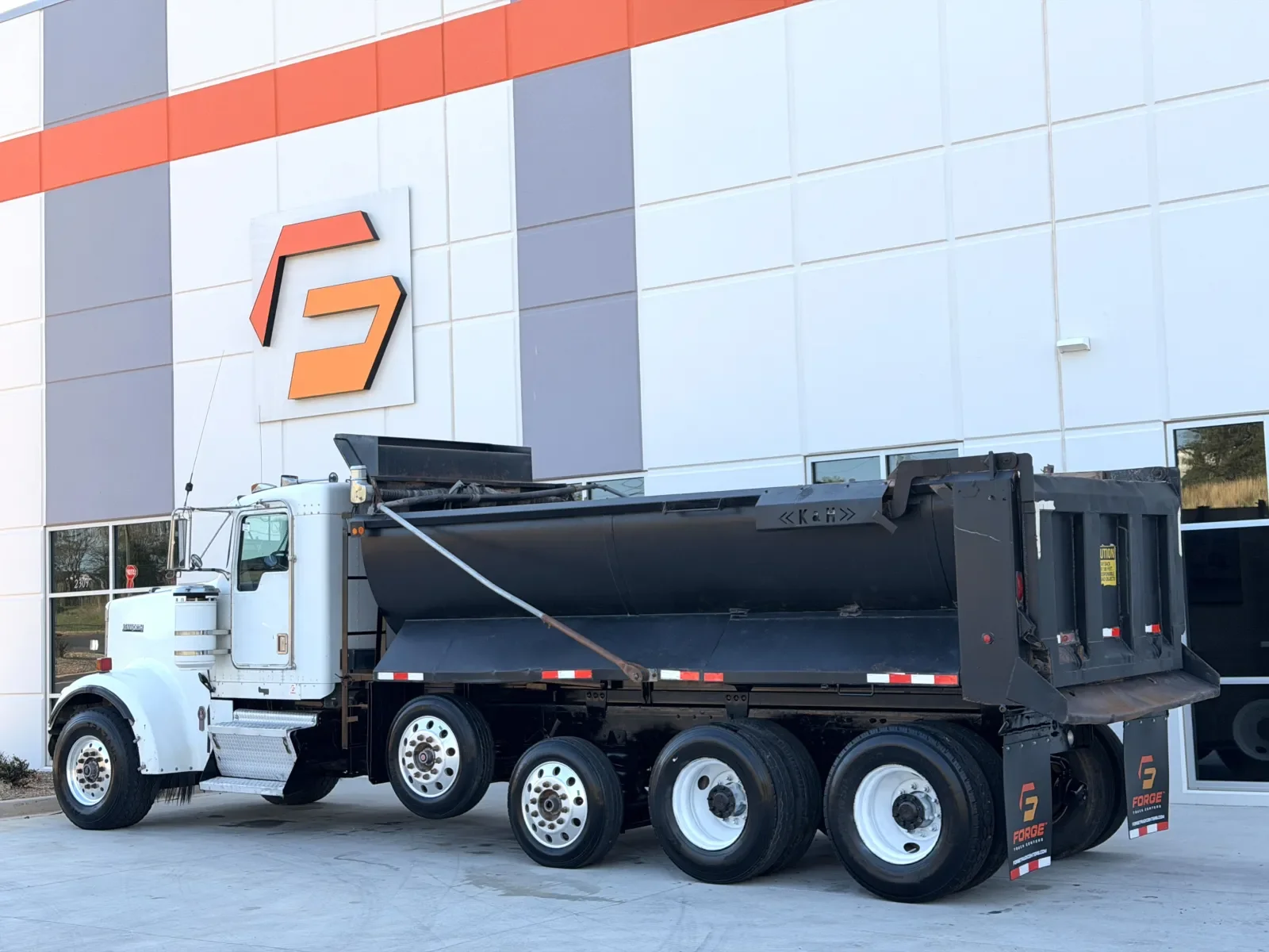 2001 Kenworth W900 - image 7