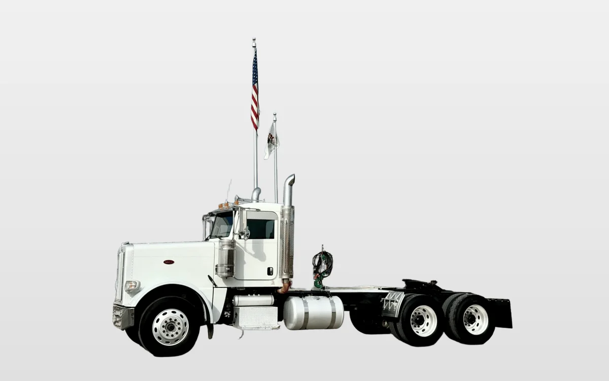 2012 Peterbilt - image 1