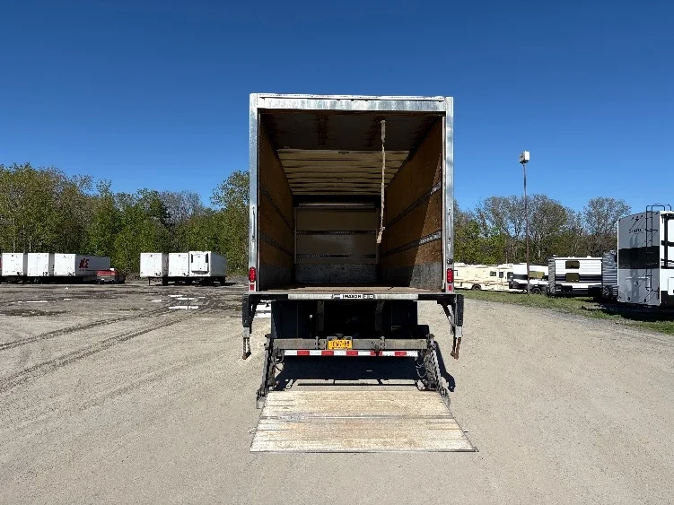 2019 Freightliner eM2 in Gansevoort, NY — photo 9