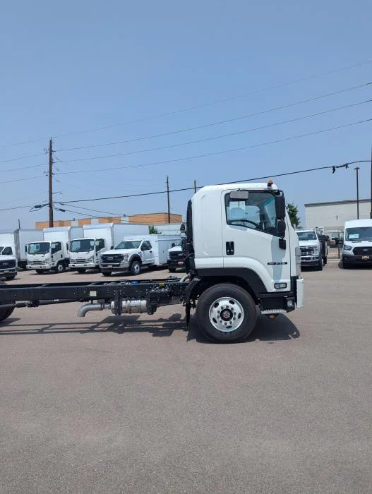 2025 Isuzu FTR - image 6