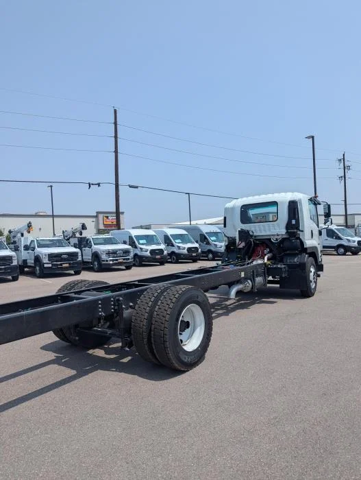 2025 Isuzu FTR - image 7