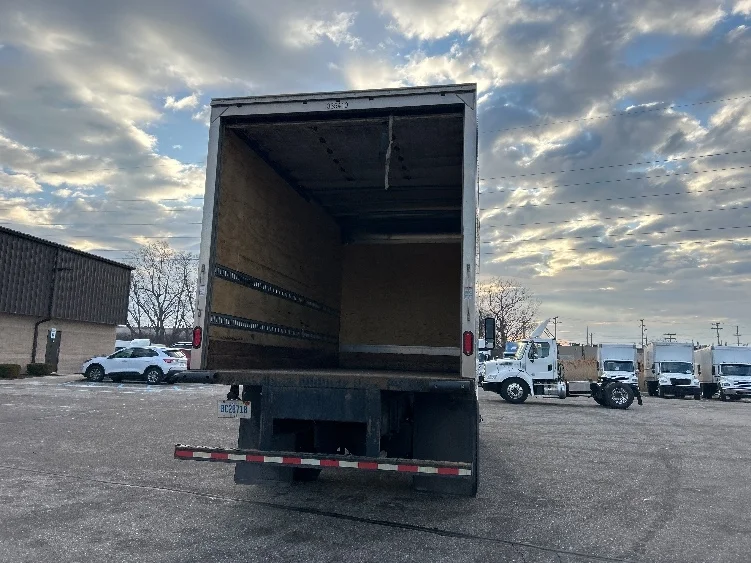 2020 International MV - image 8