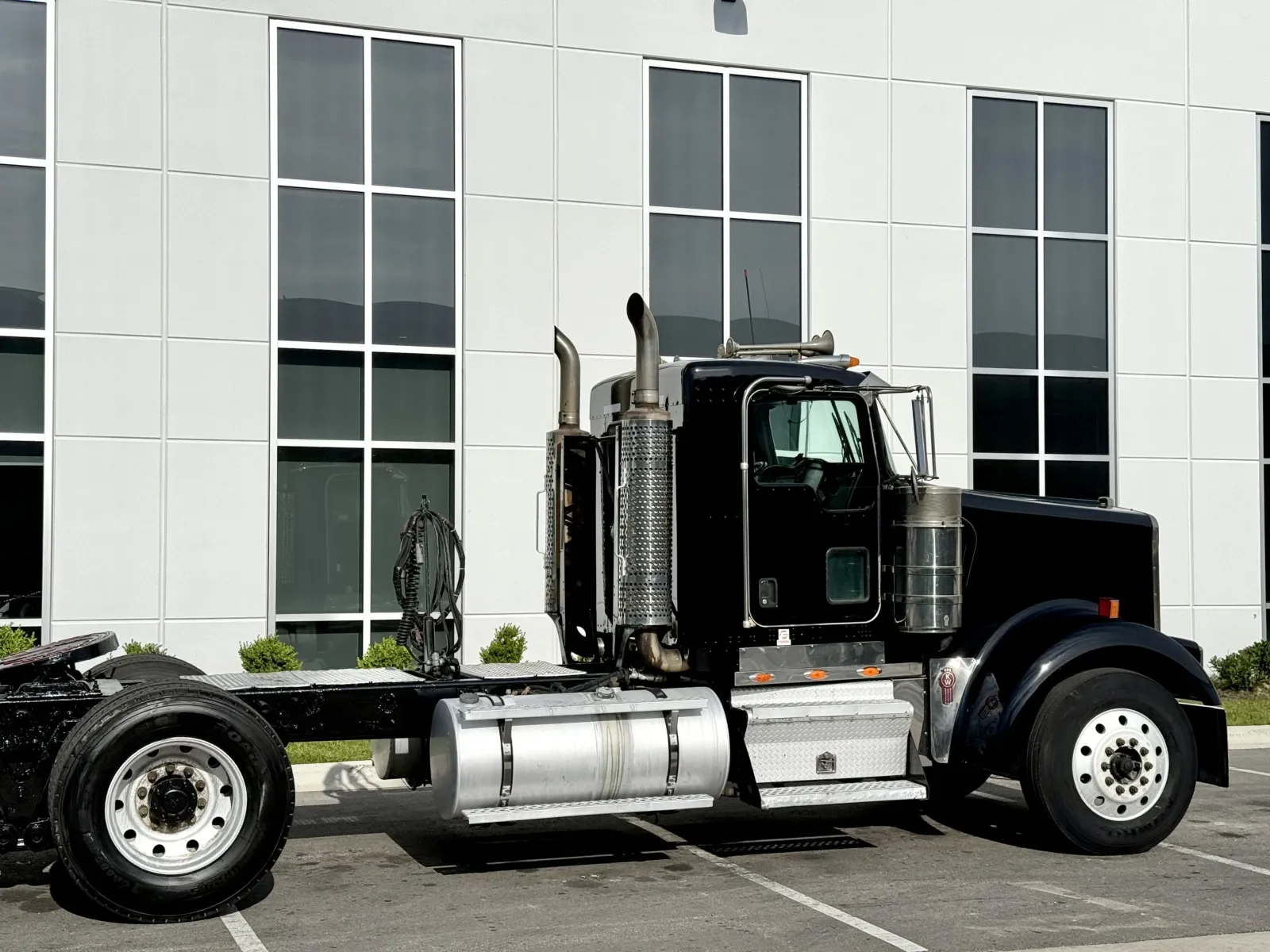 2004 Kenworth W900 in New Lenox, IL — photo 7