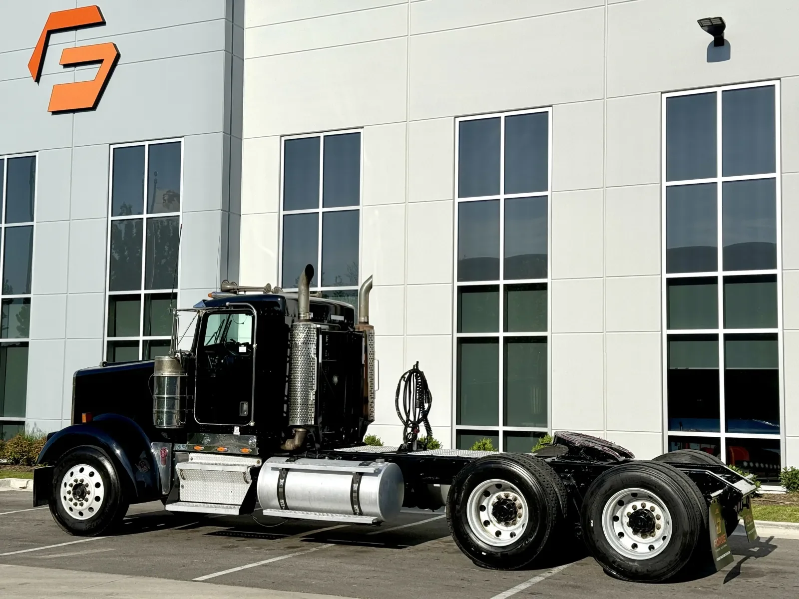 2004 Kenworth W900 in New Lenox, IL — photo 6