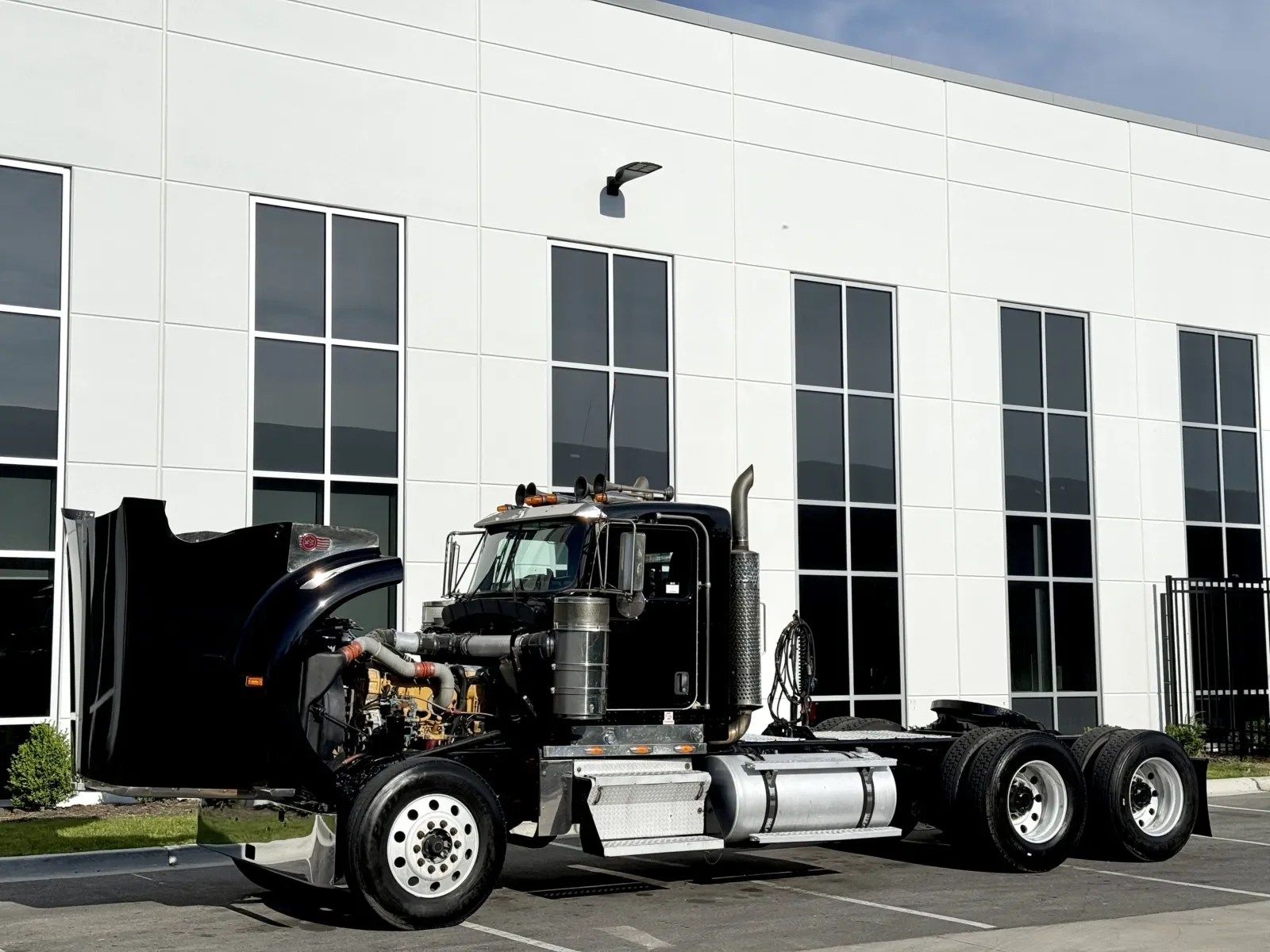 2004 Kenworth W900 in New Lenox, IL — photo 10