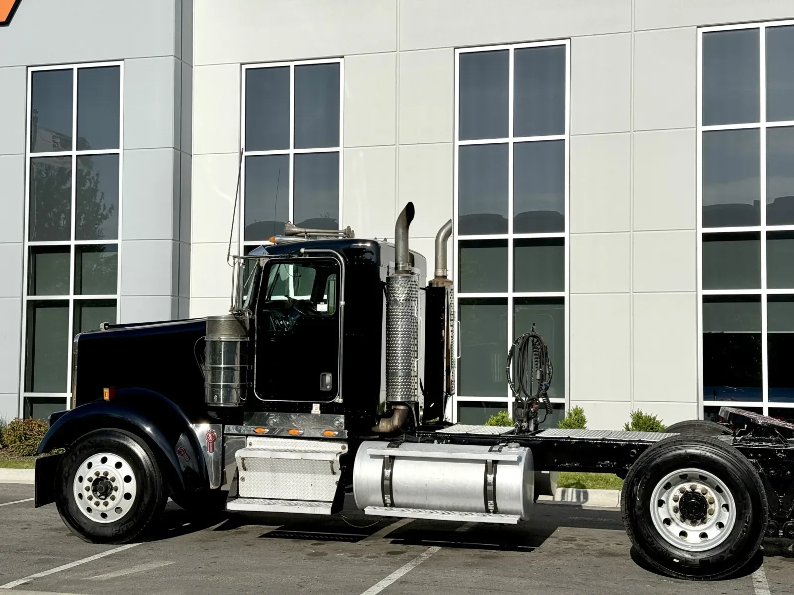 2004 Kenworth W900 in New Lenox, IL — photo 8