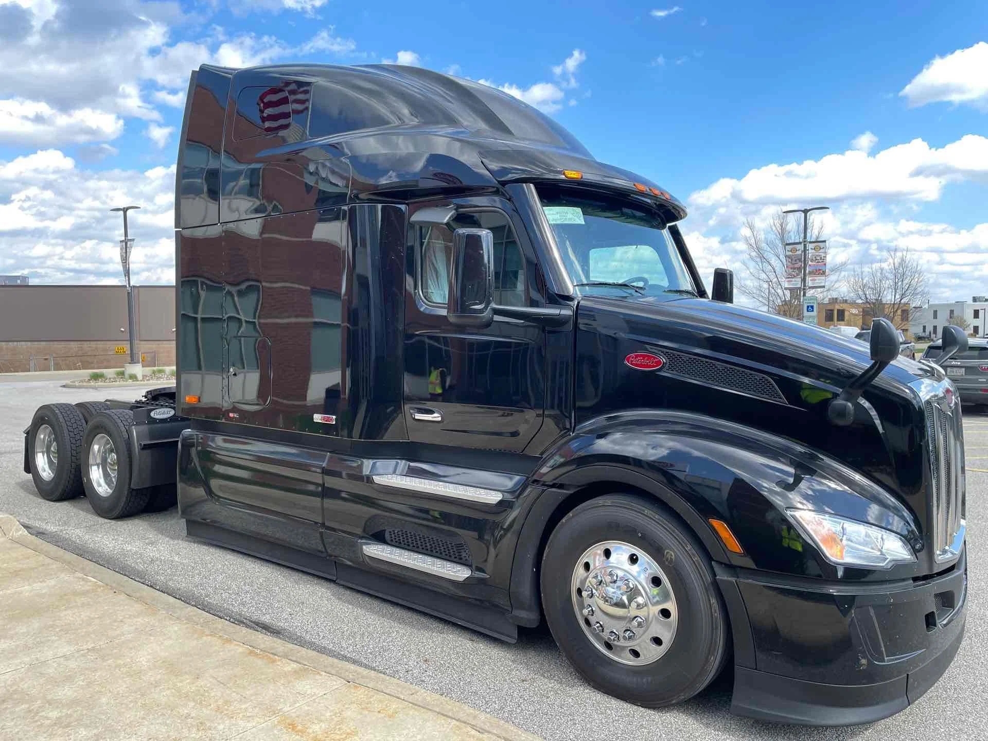 2027 Peterbilt 579 in Broadview Hts, OH — photo 5