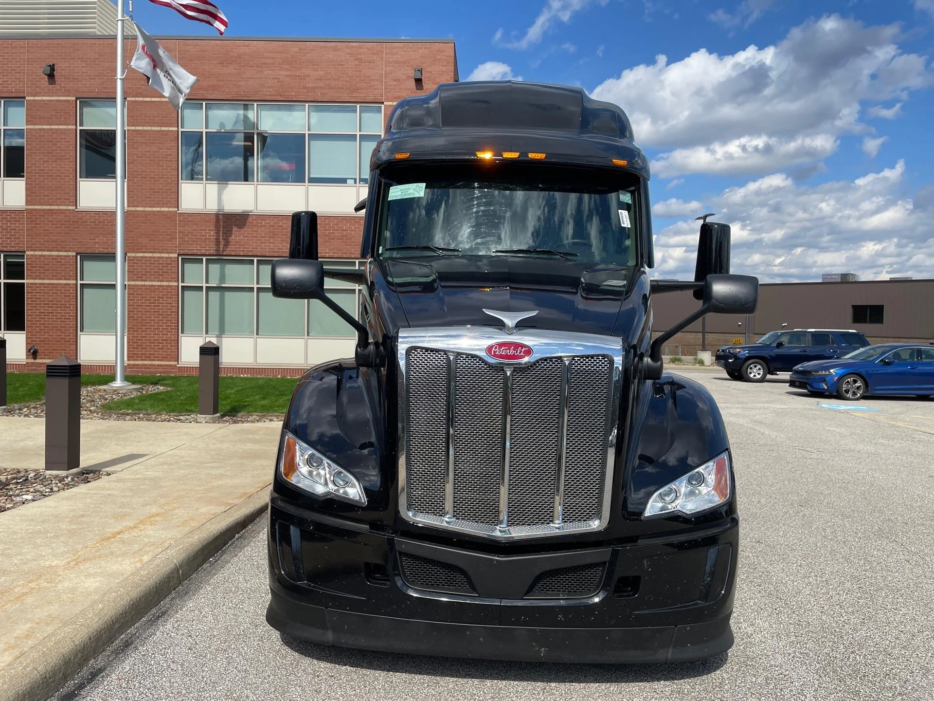 2027 Peterbilt 579 in Etna, OH — photo 6