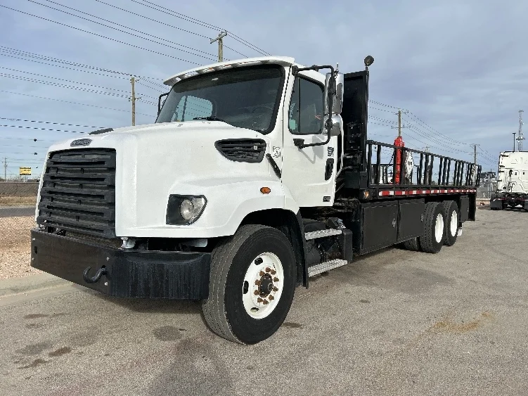 2017 Freightliner 114SD - image 3