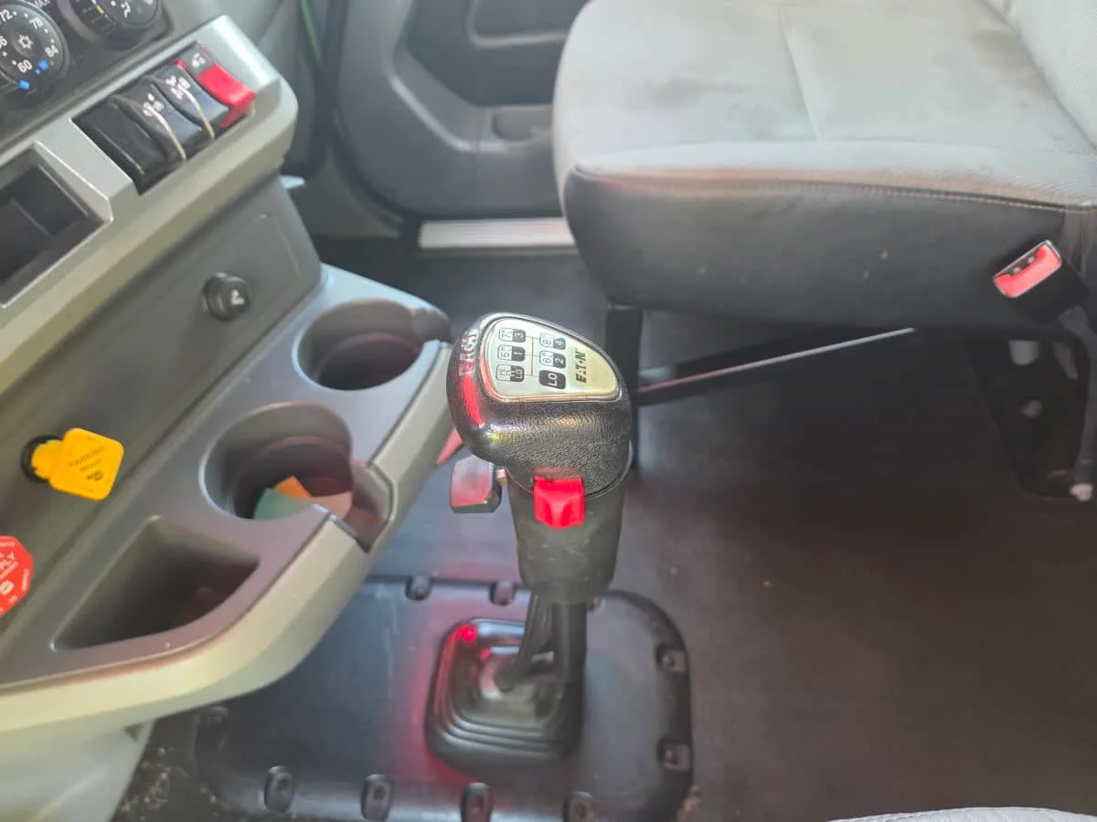 2020 Kenworth T680 - image 11