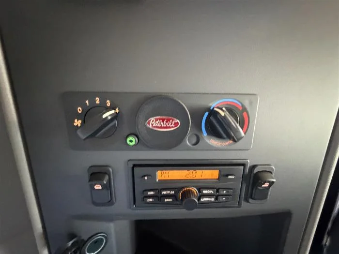 2026 Peterbilt 579 — photo 25
