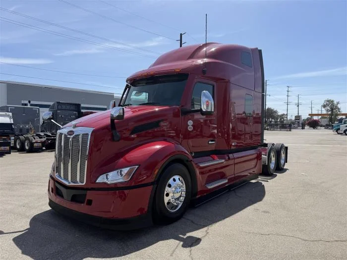 2026 Peterbilt 579 — photo 2