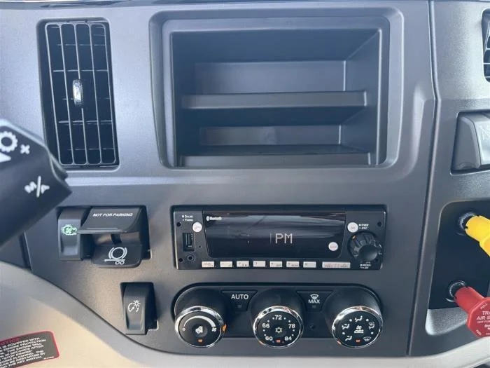 2026 Peterbilt 579 — photo 32