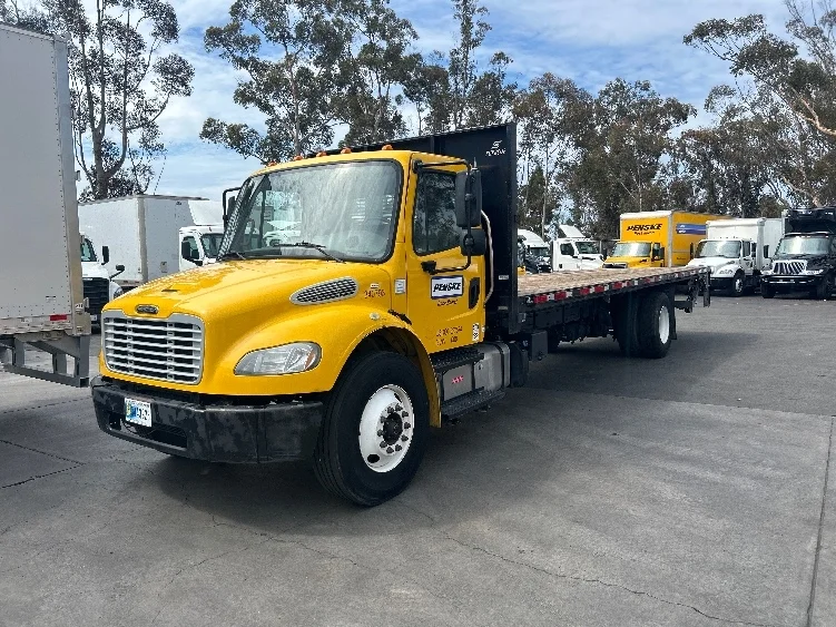 2020 Freightliner M2 106 in Torrance, CA — photo 3