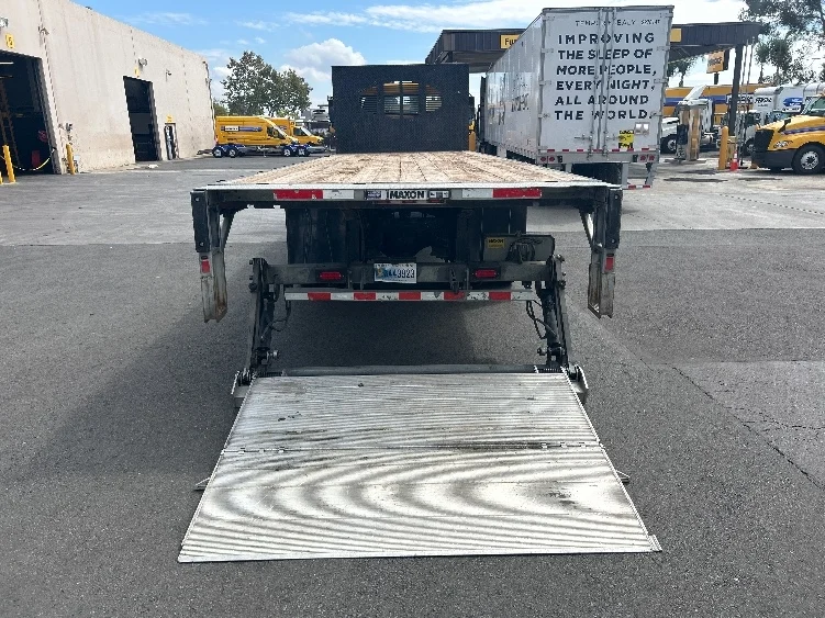 2020 Freightliner M2 106 in Torrance, CA — photo 9