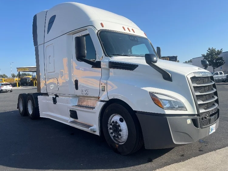 2023 Freightliner Cascadia in Fontana, CA