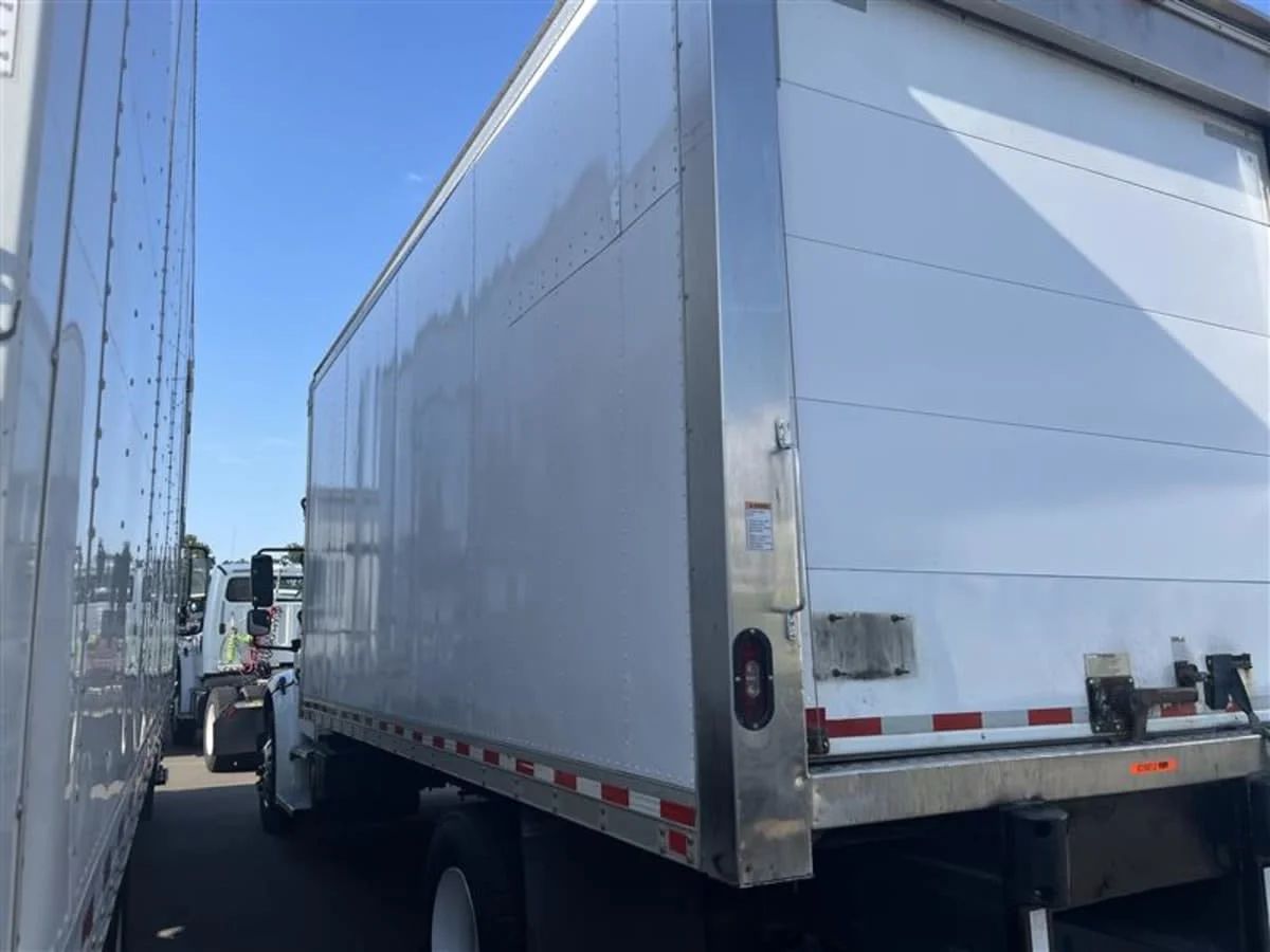 2020 Freightliner M2 106 in Beltsville, MD — photo 6
