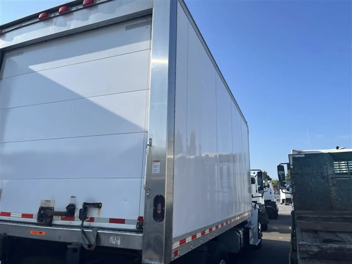 2020 Freightliner M2 106 in Beltsville, MD — photo 4