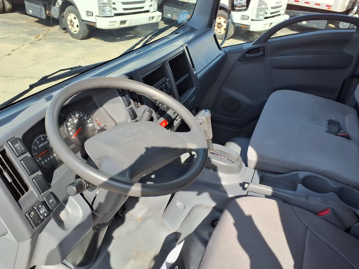 2019 Isuzu NPR - image 7