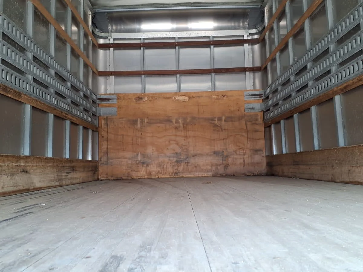 2019 Isuzu NPR - image 8