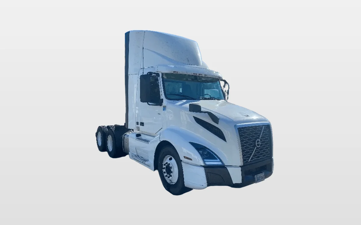 2020 Volvo - image 1