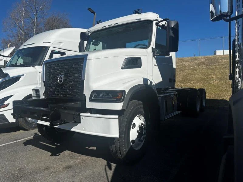 2025 Volvo VHD 300 in Fairview, NJ