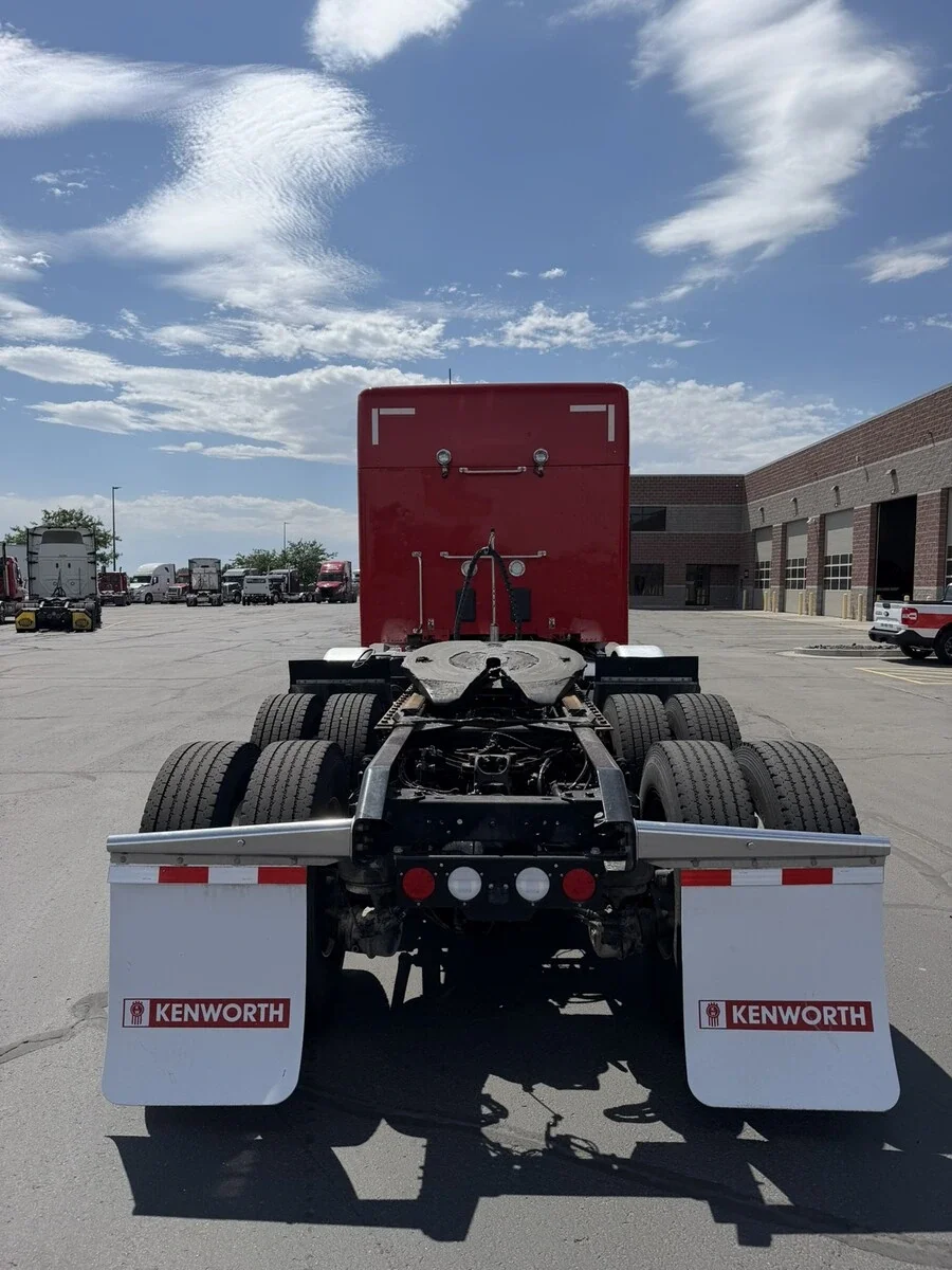 2023 Kenworth T880 — photo 8